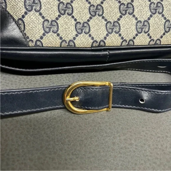 Gucci Black and Cream Crossbody Bag - Picture 7 of 10